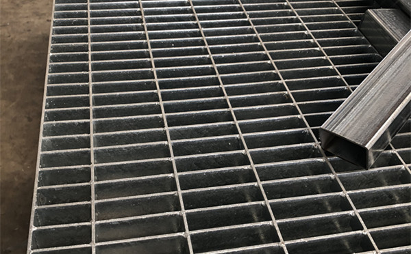 熱鍍鋅鋼格板高空防墜物？@泰江鋼格板